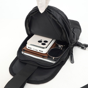 Bolso de Pecho de Nailon Impermeable Antirrobo para Hombre, con Cierre de Cremallera y Logotipo Personalizado, Portátil, de Gran Capacidad, para Exteriores - Product Image 4