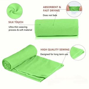 Serviette de sport tropicale de luxe en microfibre à absorption rapide, sans sable, légère et compacte pour la gym, la plage et le camping - Product Image 4