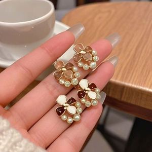 Pendientes de Botón de Aleación de Zinc con Diseño de Flor de Gardenia, Estilo Coreano, para Mujer, Ideales para Fiestas, Combinan con Todo, Temperamento Dulce - Product Image 5