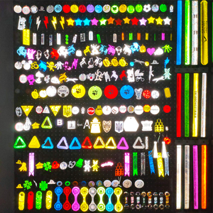 Équipement de chasse punaises d'arbre haute visibilité salut Viz réfléchissant Pvc porte-clés remorque marqueur ruban réflecteur étiquettes pendentif avec Clips - Product Image 6