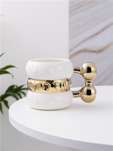Wholesale Nordic Creative <b>Light</b> Luxury Gold Plated Gift Ceramic Coffee Milk Mug Customizable Cup Luxury Tea Cups - Product Image 2