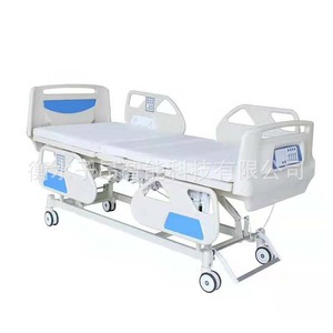 Lit d'hôpital Cimai manuel à triple bascule avec commande par poignée pour usage en salle - Product Image 3