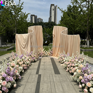 Decoración Artística para Bodas LEDA de Estilo Moderno con Tela Beige y Marco Metálico Ondulado - Product Image 1