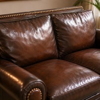 Ensemble de canapés modernes et durables en cuir véritable avec cadre en bois et éponge, finition cloutée marron pour salon, hôtel, appartement, salle de séjour