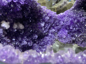En gros, Grappe de cristaux naturels, spécimen minéral, géode d'améthyste polie, géode d'améthyste en forme de peau d'agate, grande géode d'améthyste en grappe - Product Image 2