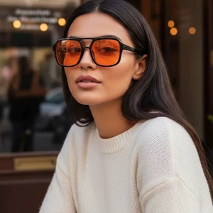 Occhiali da Sole Classici alla Moda Personalizzati ODM OEM con Protezione UV, Montatura Rettangolare Retrò Unisex con Doppio Ponte - Product Image 3