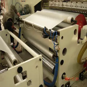 Kunststoffblechproduktionszubehör Wellpappe-Herstellungsmaschine PP-Hohlplattenverarbeitungsmaschine Profil-Extrusionsmaschine