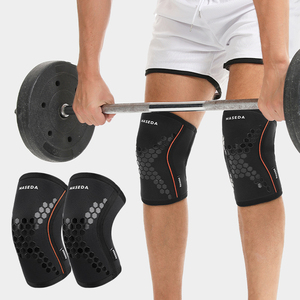 Genouillère de compression respirante en néoprène épais avec logo personnalisé, pour soulager la douleur et offrir une protection antidérapante lors des sports de musculation - Product Image 2