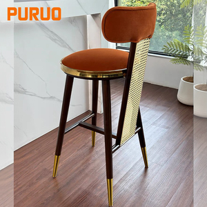 Tabouret de bar haut de gamme en bois au design moderne et épuré, rembourré, avec dossier et rotin, idéal pour cuisine, salle à manger, café et autres espaces. - Product Image 2