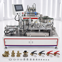 Machine d'assemblage de vannes pour la fabrication d'extincteurs avec alimentation en joints toriques et poste de test de tenue