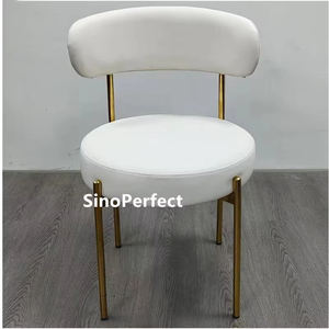 Chaises de banquet de mariage vintage de luxe en acier inoxydable doré et cuir blanc, empilables, best-seller - Product Image 1