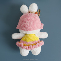 Lapin en crochet fait main, adorable amigurumi avec chapeau de carotte, poupée animale en fil, objets décoratifs pour anniversaire et Pâques