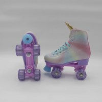 Accessoires de corne de boeuf de haute qualité avec lumière et lumière LED roues en polyuréthane chaussures de patin à roulettes costume pour Sports de plein air pour adultes et enfants