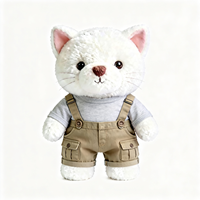 Niedliche Plüsch-Katze im Karo-Latzhose-Set: Superweiche, Flauschige Stoffkatze mit Khaki-Karo-Latzhose, Entzückendes Katzen-Plüschtier