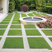 Gazon synthétique vert de qualité pour l'extérieur, gazon artificiel en carreaux, gazon de pelouse, tapis d'usine, aménagement paysager de jardin à vendre