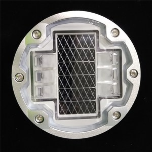 Tachuelas Reflectantes para Carreteras IL300 de 150 mm, Aluminio, IP68, 6000K, Haz de Luz de 360°, Luces Solares Integradas, Batería Recargable, Resistentes al Agua, Luz Constante - Product Image 5