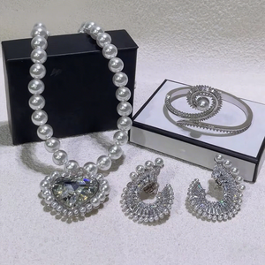 Pha Lê Pháp Vòng Đeo Tay Đồ Trang Sức Mới Mới Bán Hàng Xu Hướng Vòng Cổ Ngọc Trai Vòng Đeo Tay Tình Yêu Bông Tai Ngọt Ngào Chất Thải Của Phụ Nữ Quà Tặng Đám Cưới - Product Image 1