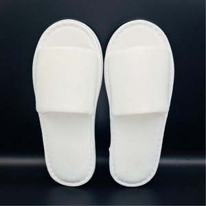 Pantuflas Desechables Baratas, Cómodas y Suaves de Terciopelo con Punta Abierta, Blancas Lisas con Suela de EVA de 5 mm para Hoteles - Product Image 1