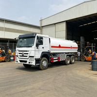 Camion-citerne HOWO 6x4 d'occasion à prix d'usine pour la logistique pétrochimique en Afrique, réservoir anti-corrosion, système de pompe à huile stable