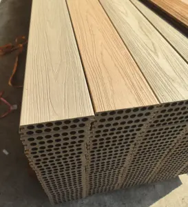 Suelos exteriores Fácil de instalar Co-extrusión Wpc tableros de cubierta de bambú compuesto suelo exterior