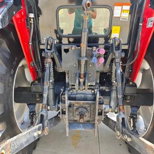 <span class=keywords><strong>Trattore</strong></span> Gommato Usato YTO LX904 90CV con Motore Diesel Dongfanghong a 4 Cilindri, Cambio, Caricatore Frontale e Sistema Idraulico - <span class=keywords><strong>Rosso</strong></span> - Product Image 4