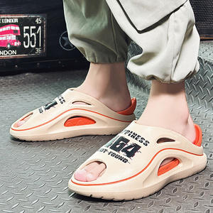 شبشب نسائي مريح عالي الجودة صندل شاطئ وحمام منزلي غير رسمي شبشب بنعل سميك وناعم للرجال - Product Image 4