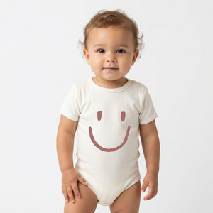 Combinaison bébé certifiée GOTS 2019, manches courtes, écologique, respirante, imperméable, avec boutons pression, en bambou, nouvelle collection. - Product Image 1