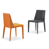 Chaise de salle à manger entièrement rembourrée en cuir avec pieds carrés effilés