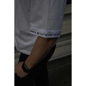 Camiseta de Hombre 100% Algodón Orgánico, Blanca, Estilo Básico con Estampado Gráfico en la Manga, Método de Serigrafía, Diseño Sólido - Product Image 3