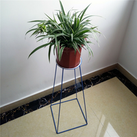 Supports de présentation de plantes en métal personnalisés pour l'intérieur et l'extérieur, en forme de pot de fleurs d'angle décoratif