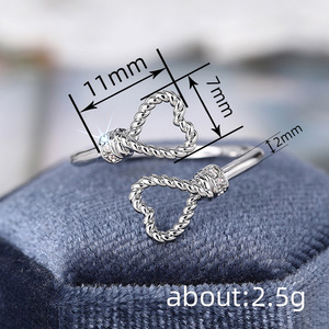 Anello da Donna Regolabile con Corda Intrecciata a Cuore, Gioiello Minimalista per Uso Quotidiano, Regalo di Moda - Product Image 3