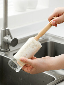 Cepillos de limpieza multifuncionales ecológicos al por mayor con mango largo, cepillo de lufa con mango de madera para tazas, cepillo para lavar platos montado en la pared - Product Image 2