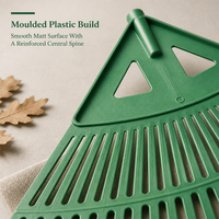 GEMLIGHT Râteau à feuilles vert pour jardin, manche en bois naturel, tête éventail à 24 dents en plastique pour le nettoyage des pelouses et l'entretien paysager