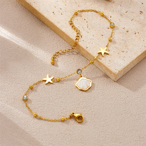 Chaîne de cheville style océan avec étoile de mer et coquillage, en acier inoxydable plaqué or, avec petites perles délicates, pour femme, idéale pour l'été - Product Image 4
