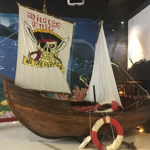 Décoration <span class=keywords><strong>de</strong></span> centre commercial vintage, modèle <span class=keywords><strong>de</strong></span> <span class=keywords><strong>bateau</strong></span> pirate en bois <span class=keywords><strong>de</strong></span> grande taille <span class=keywords><strong>de</strong></span> 2 m pour ornement <span class=keywords><strong>de</strong></span> restaurant - Product Image 4