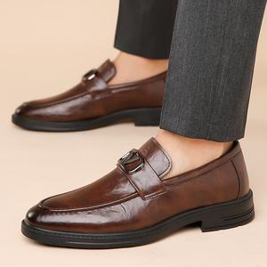 Mocassins en cuir pour hommes à bout rond, respirants, décontractés, avec boucle décorative, parfaits pour l'été - Product Image 4