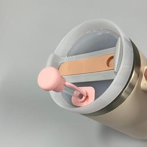 Juego de 3 Tapas de Silicona Antiderrames para Vasos con Pajita, con Tapones para Uso en Coche - Product Image 3