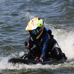 Planche <span class=keywords><strong>de</strong></span> surf électrique super rapide 15000W avec une vitesse <span class=keywords><strong>de</strong></span> 50 km/h pour l'entraînement au surf, l'école et le surf gratuit partout - Product Image 1