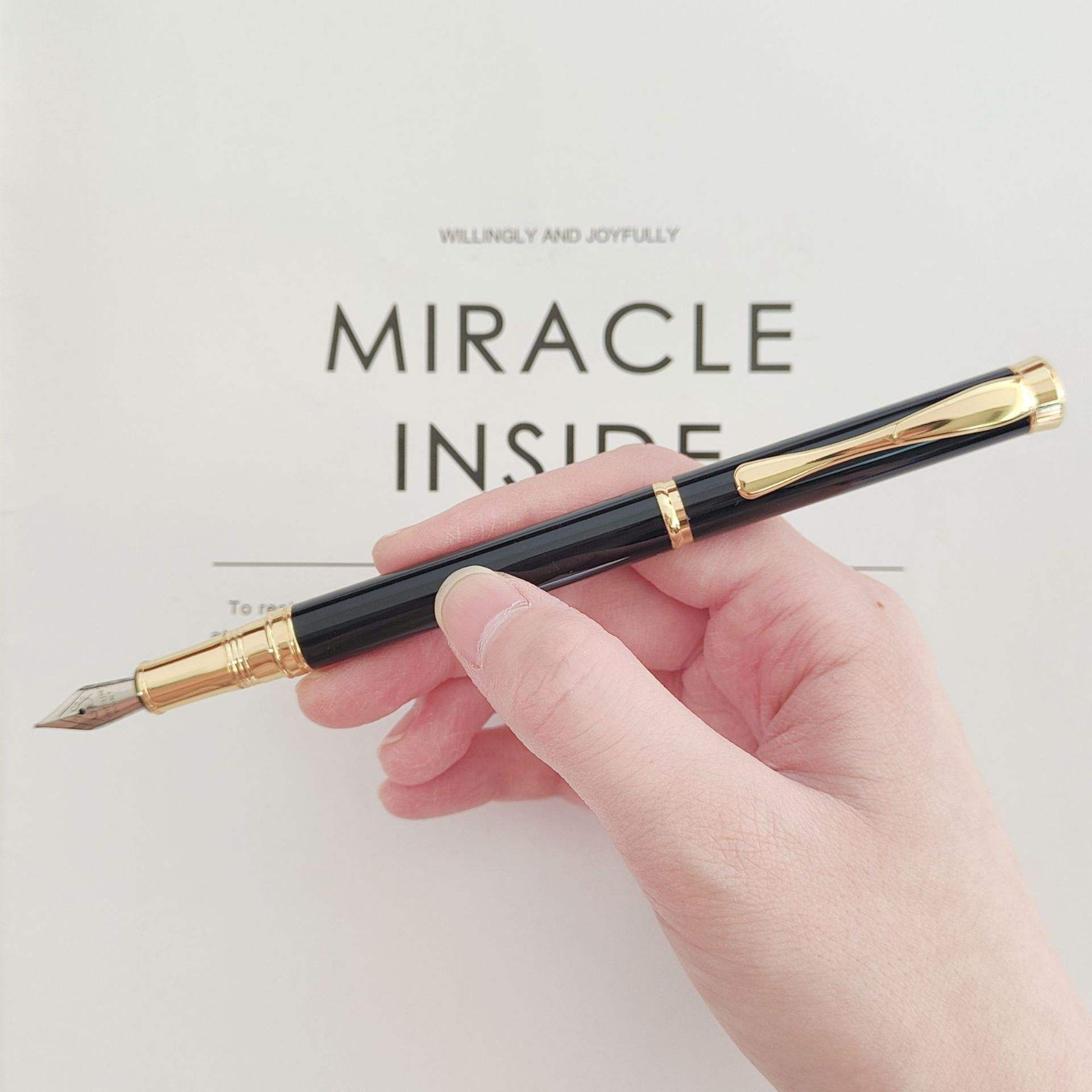 โมเดลปากกาหมึกซึม