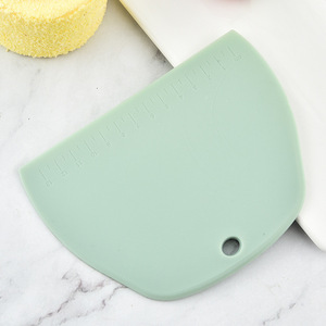 <b>Plastic</b> Cake <b>Scraper</b> Silicone Baking Spatula With Scale For Cream Cakes Rice Noodle Rolls Pastry Tools - Product Image 4