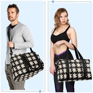 2 Bolsas de Deporte Grandes Impermeables con Diseño de Flor Blanca Hawaiana, Bolsa de Viaje Plegable, Bolsa de Fin de Semana para Mujer con Compartimento para Zapatos - Product Image 6