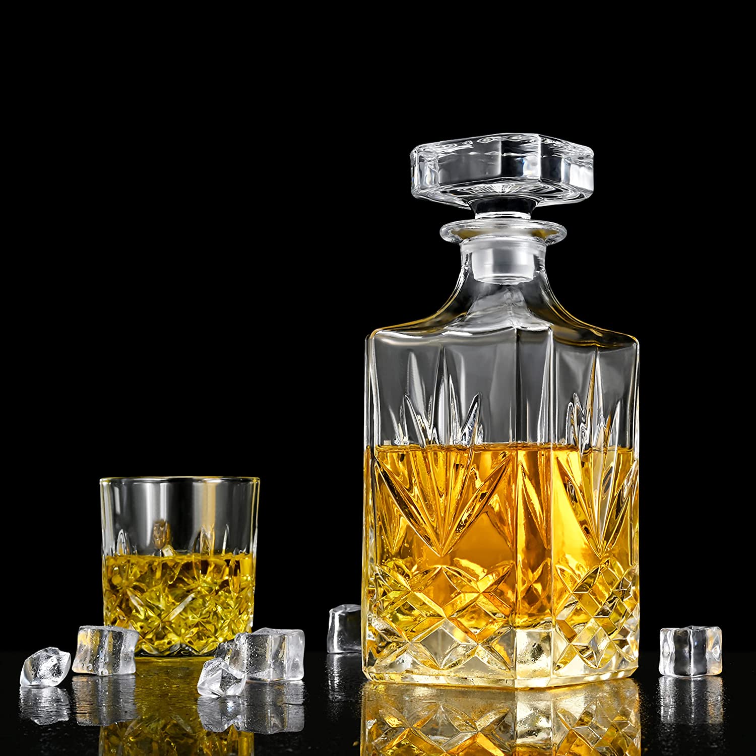 Whiskey Decanter with Glass Stopper Lead-Free Glass 25.3 oz/ 750ml Decanter