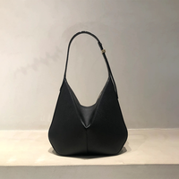 Sac fourre-tout pour femme en cuir véritable Molk personnalisé avec logo en relief, design bandoulière en forme de V tendance
