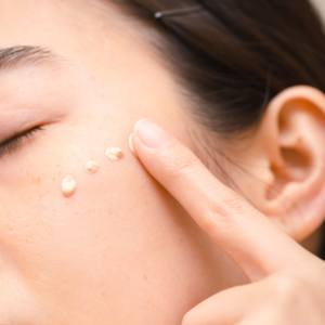 Fond de teint liquide longue tenue 24h, waterproof, couvrance totale, avec écran solaire SPF 50 - Product Image 6