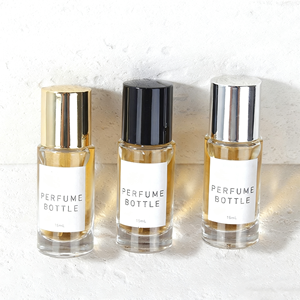 Elegante Flacone di Profumo in Vetro Trasparente Compatto 10ml 15ml con Tappi Lucidi Argento e Nero, Etichetta Minimalista, Pompa <span class=keywords><strong>Spray</strong></span>, Durevole e Portatile - Product Image 4