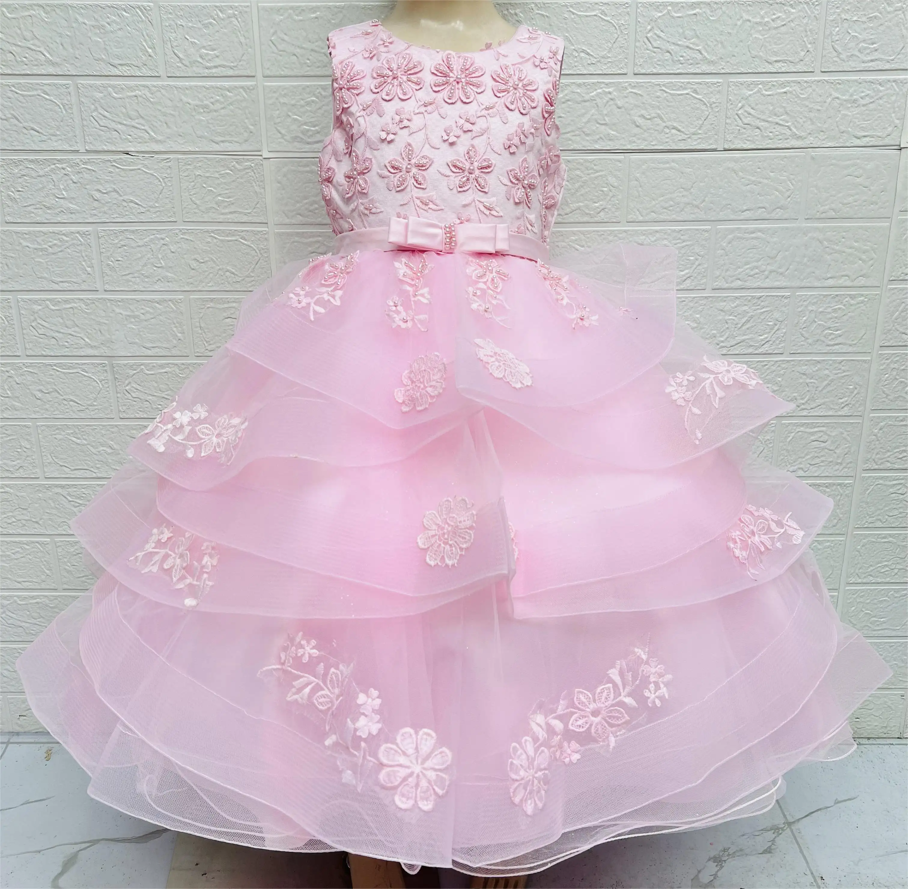 Gran oferta de gama alta, vestido de noche para niñas, vestido de princesa, hilo hinchado, rendimiento infantil de gama alta, caminar, cumpleaños, sin mangas, Mar