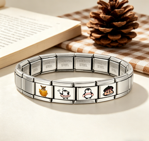 Pulsera de Acero Inoxidable con Dijes Italianos, Diseño de Perros Adorables, Divertida y Moderna, Chapada en Platino, Regalo Personalizado - Product Image 1