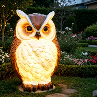 Sculpture de hibou géant réaliste en fibre de verre, artisanale, illuminée par une lumière LED solaire, décoration de jardin extérieure