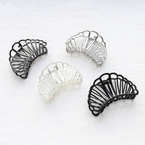 Pinces à cheveux en métal moyen doré griffe à cheveux festonnée 7.5 cm pinces à placage foudre pinces à cheveux tempérament pour filles - Product Image 4