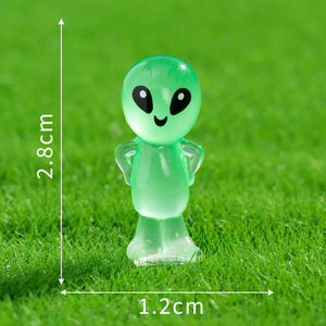 Offres Spéciales : Accessoires en Résine Kawaii Alien Spirit, Modèles Créatifs 3D en Résine de Dessin Animé, Ornements en Résine Luminescents pour la Décoration - Product Image 6